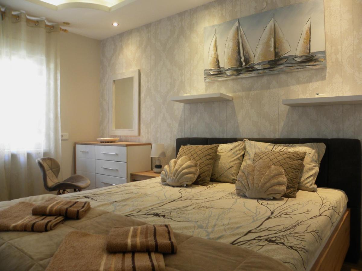 Apartments Aleksandra 里桑 外观 照片