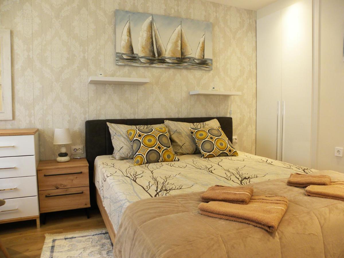 Apartments Aleksandra 里桑 外观 照片