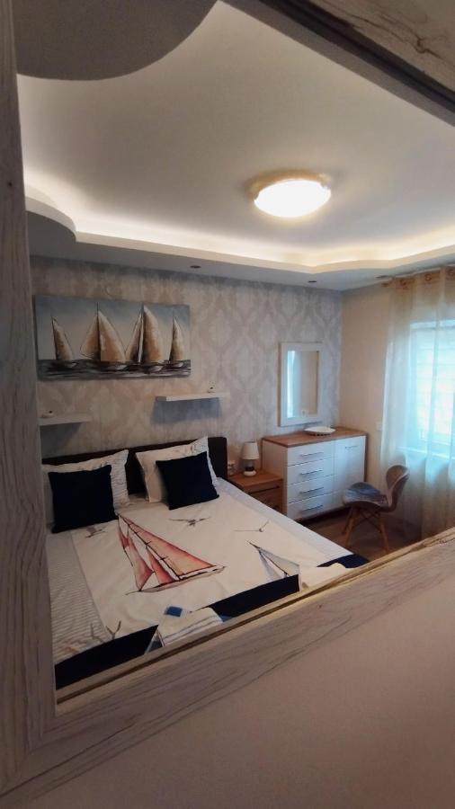 Apartments Aleksandra 里桑 外观 照片